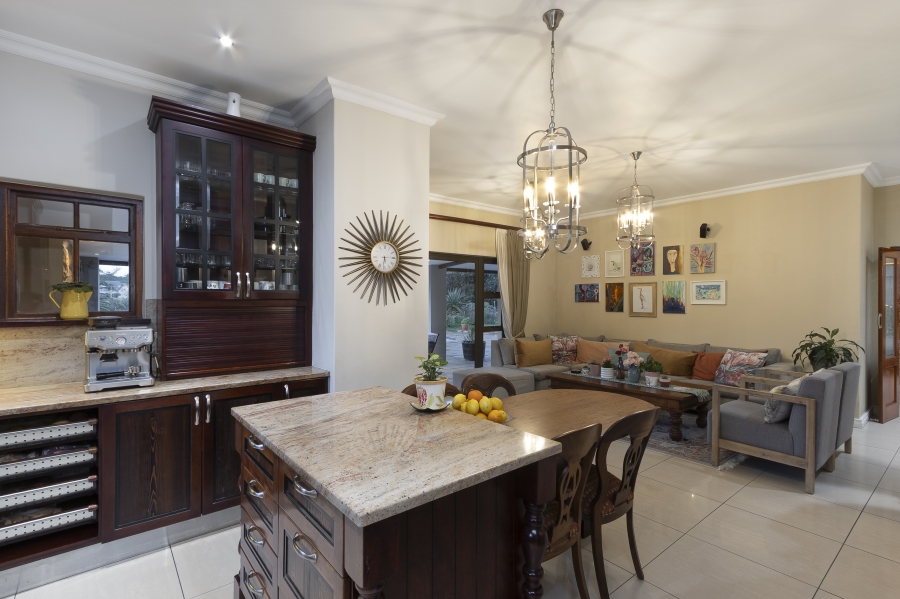 5 Bedroom Property for Sale in De Wijnlanden Residential Estate Western Cape